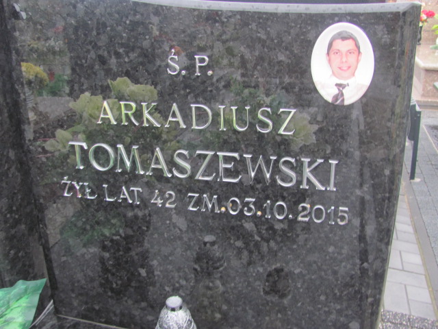 Grób Arkadiusz Tomaszewski