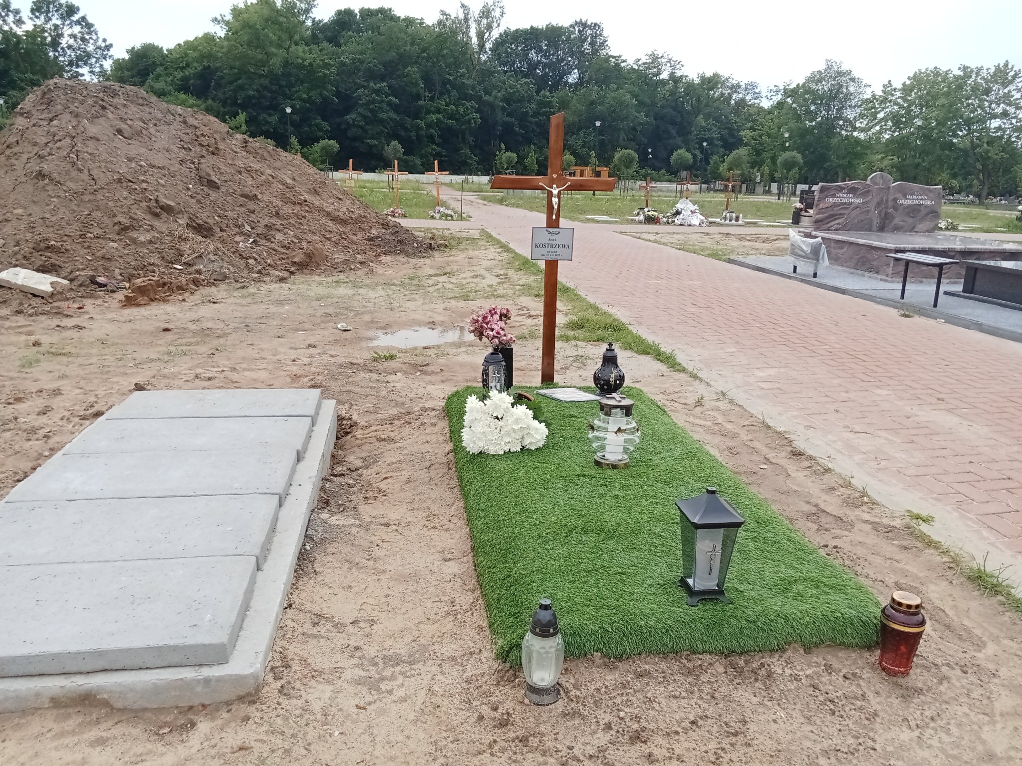 Grób Jacek Kostrzewa